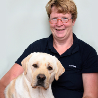 CHRISTEL TUENTER - Paraveterinair