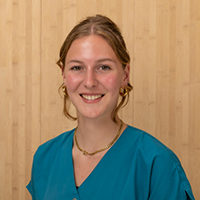 Ariane van 't Riet  - Dierverzorger
